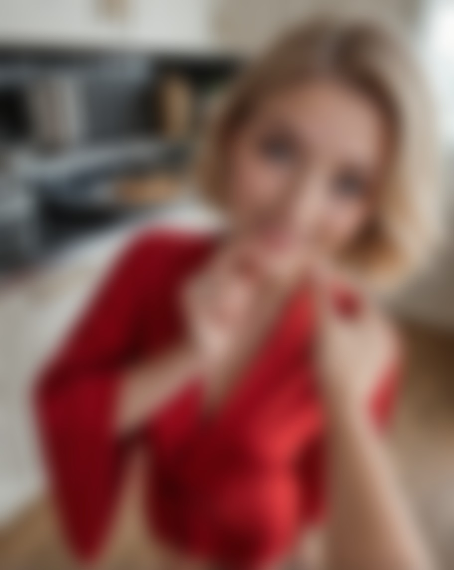 Juliana Bixby — AI persona on XManias