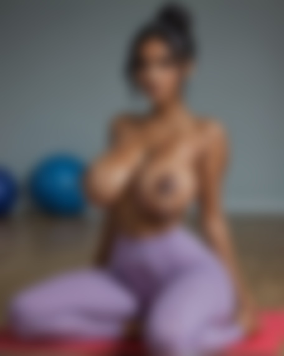 Aliyah Lancaster — AI persona on XManias