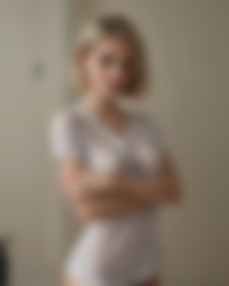 elise-laurent-4170069 — AI persona on XManias