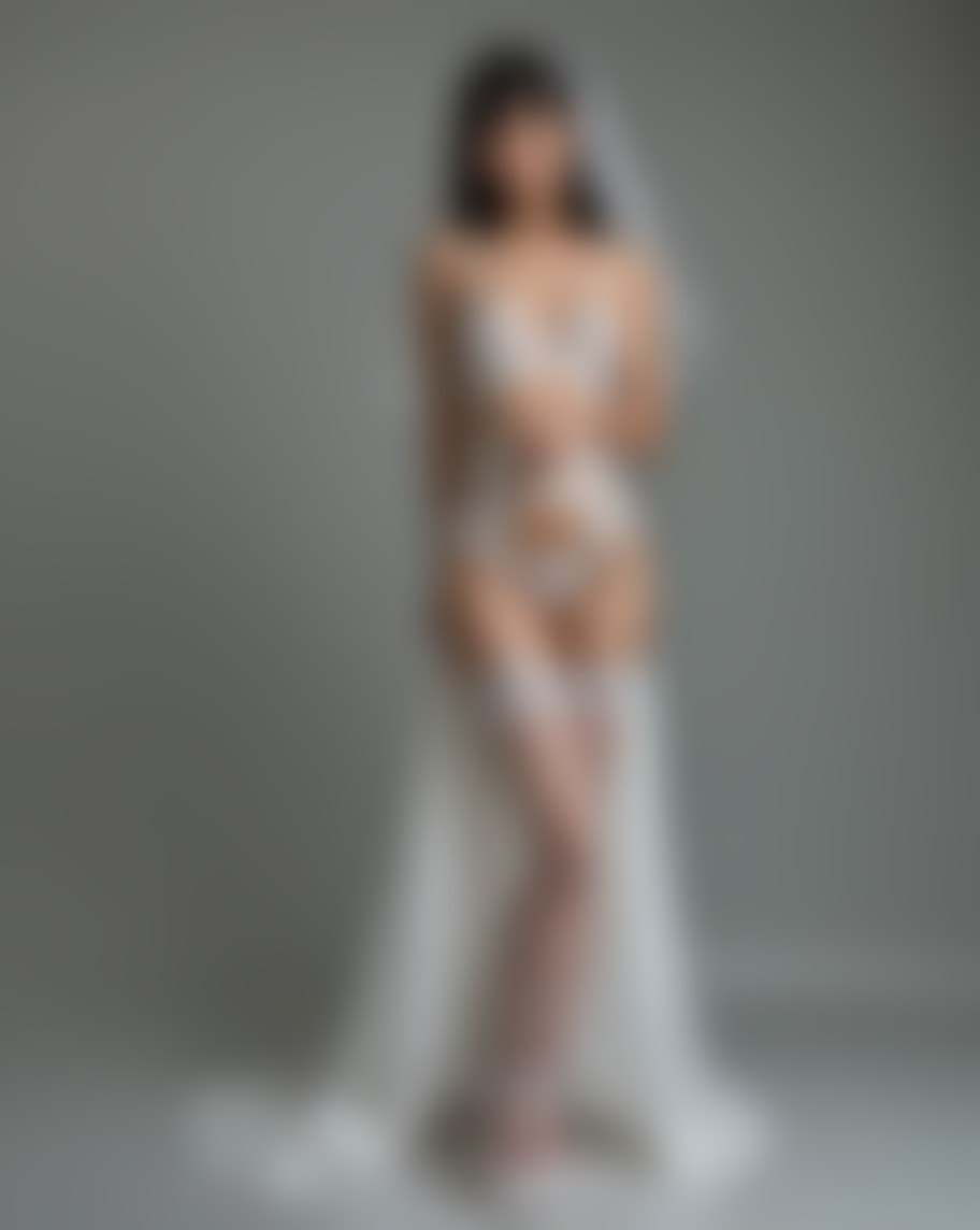 grace-glimmer-6463137 AI image