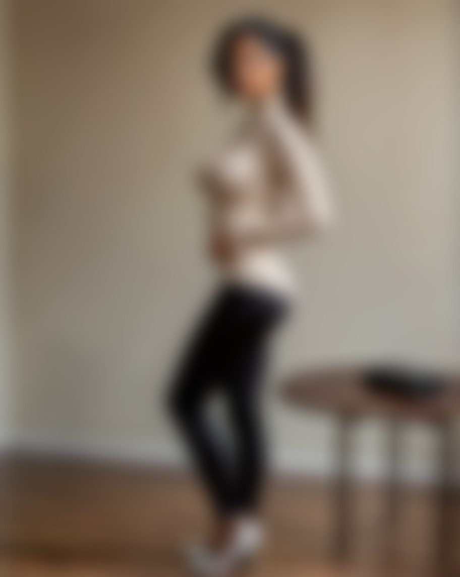 Cassie — AI persona on XManias