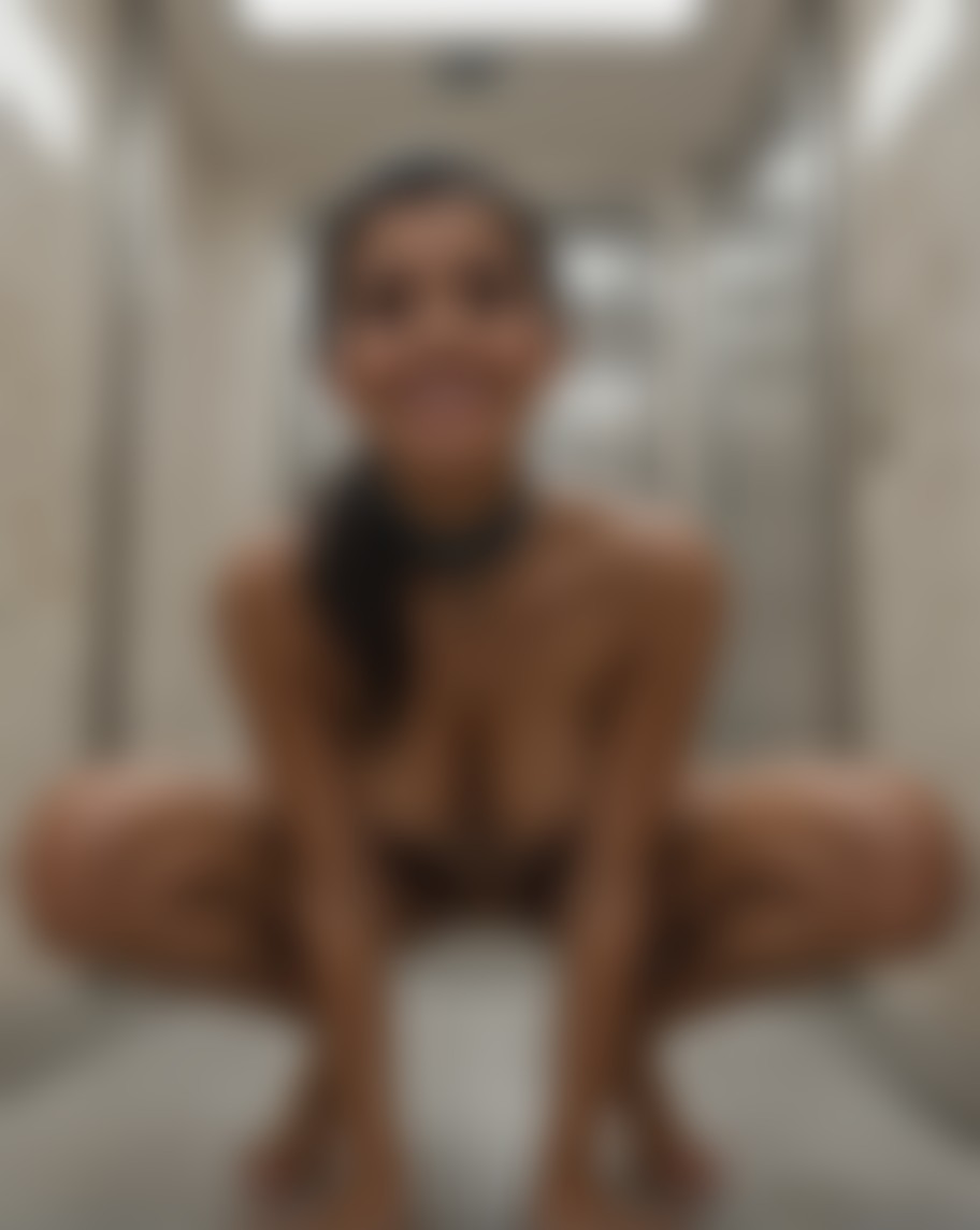 Eleanor Glisten — AI persona on XManias