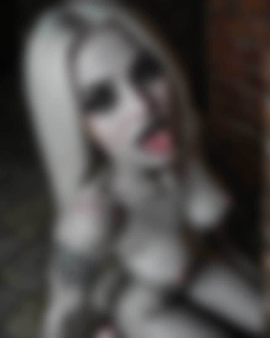 Corvina Evermore — AI persona on XManias
