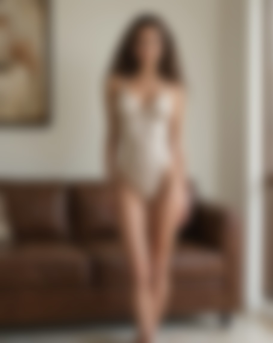 Rebecca Knight — AI persona on XManias