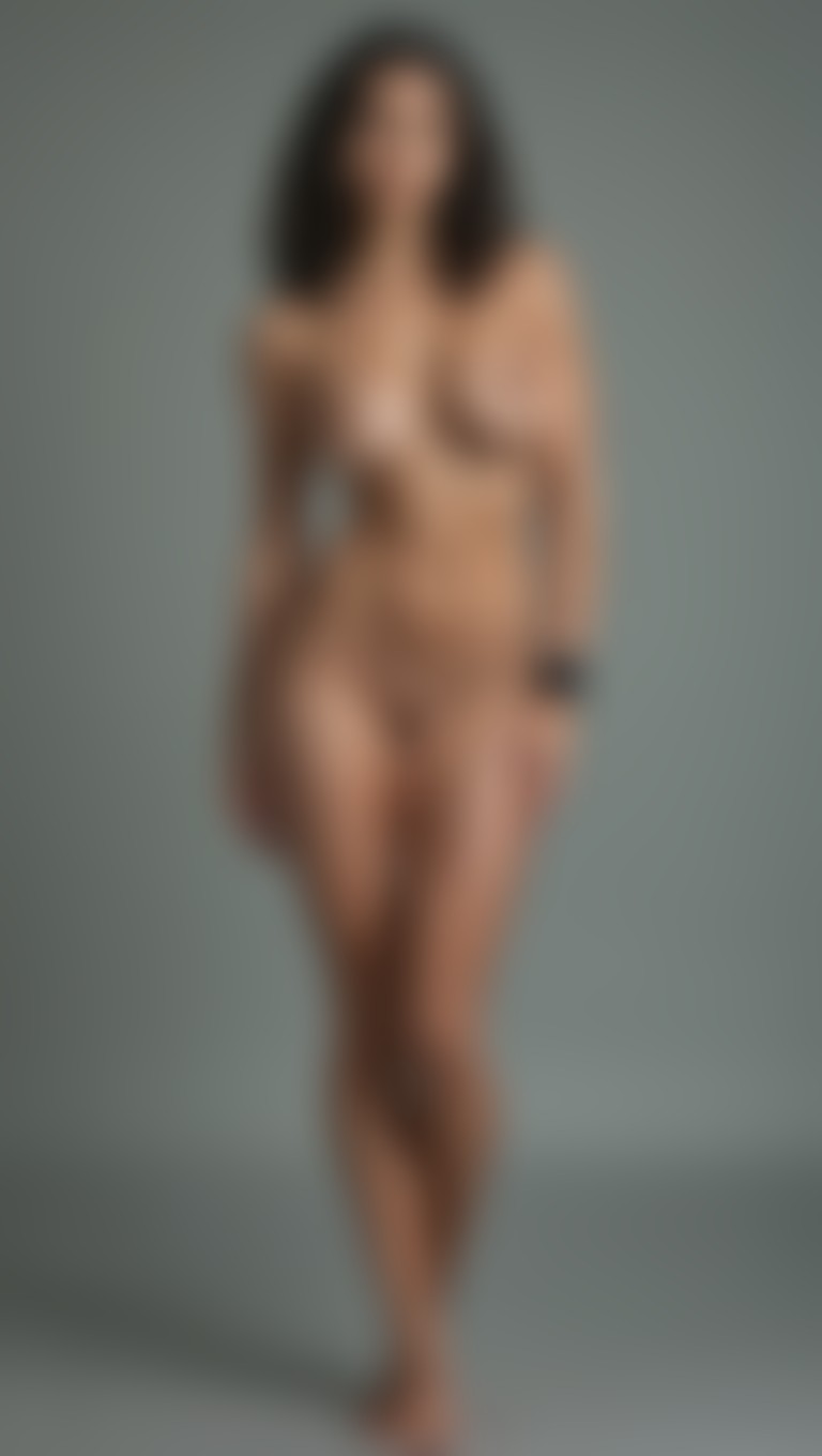 Aurlia LaRoux — AI persona on XManias