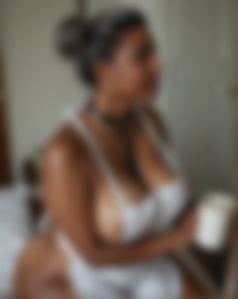 Delores Mae Whitfield — AI persona on XManias