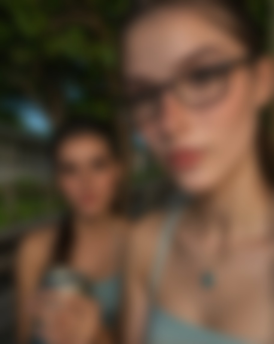 Eve Parker — AI persona on XManias