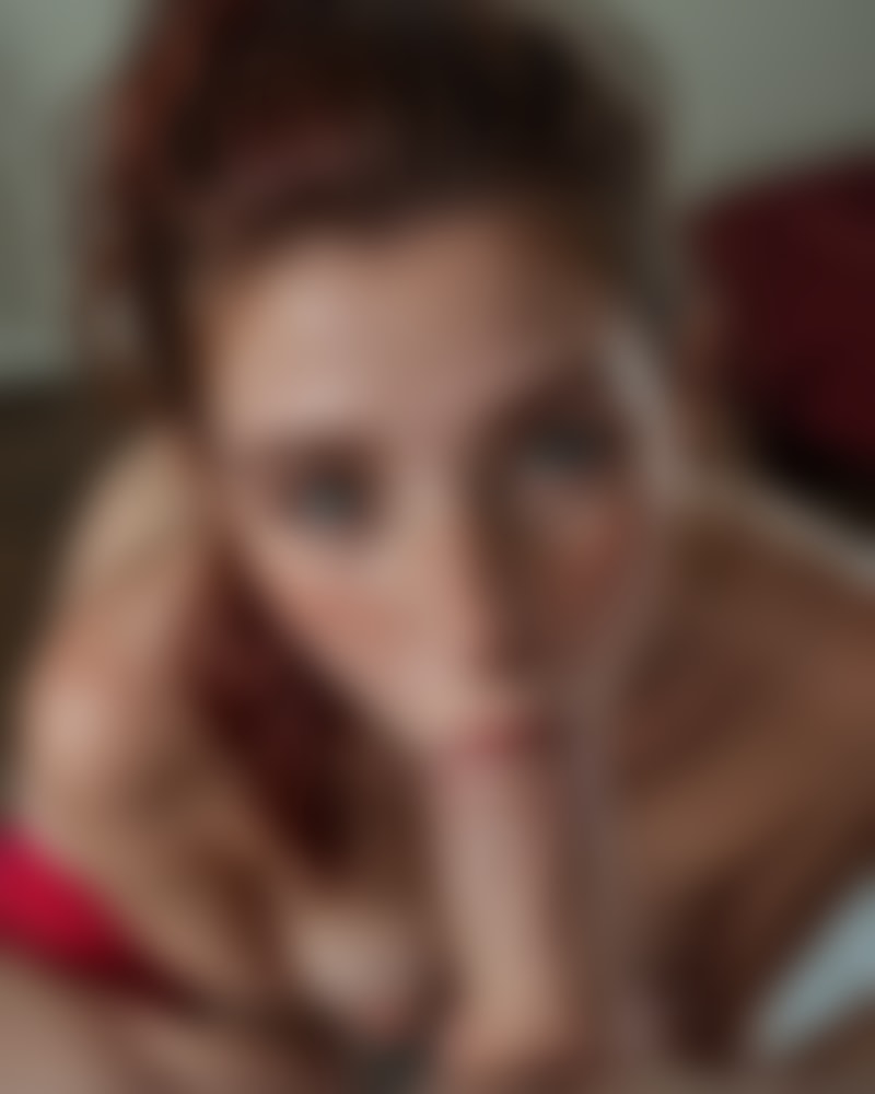 Ellie Stark — AI persona on XManias