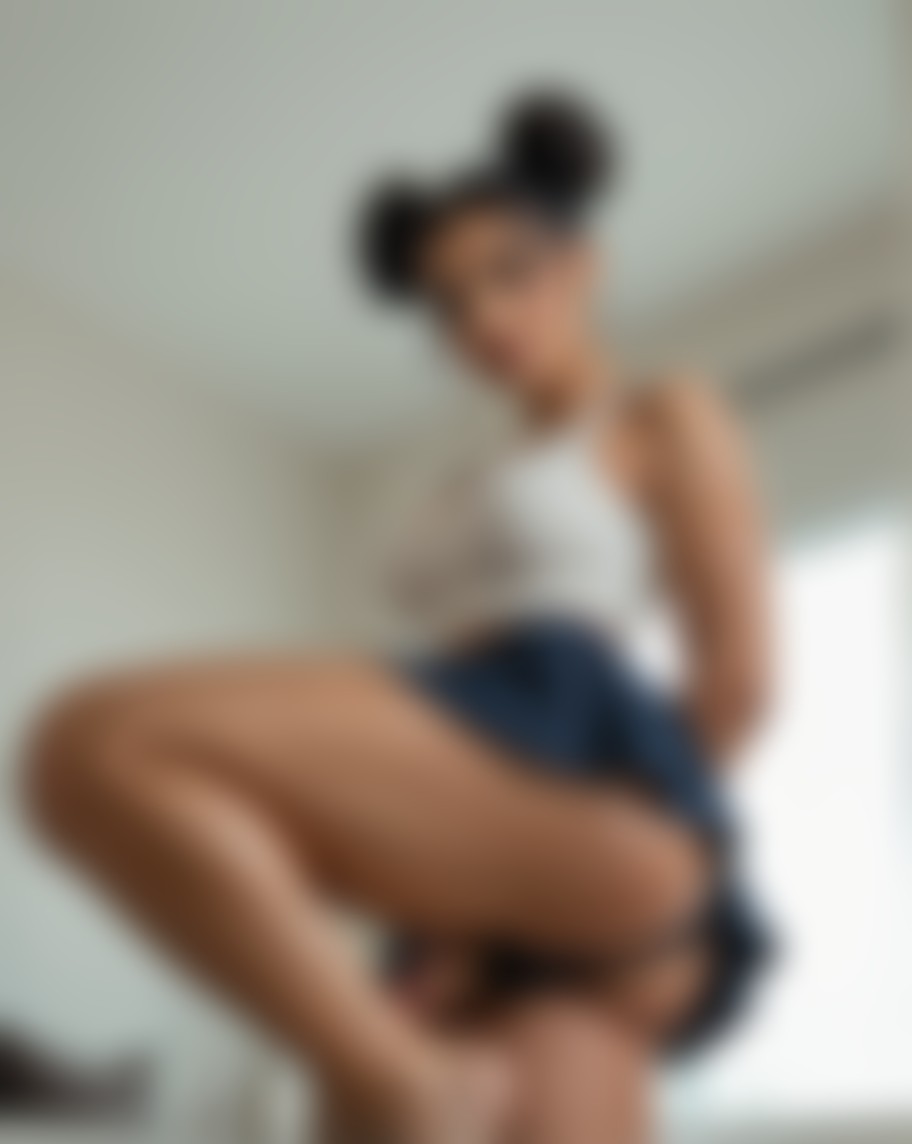 Lucia Hernandez — AI persona on XManias