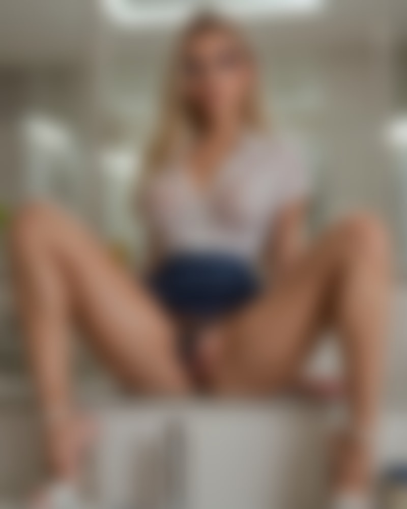 Kayla, the Cheerleader AI image