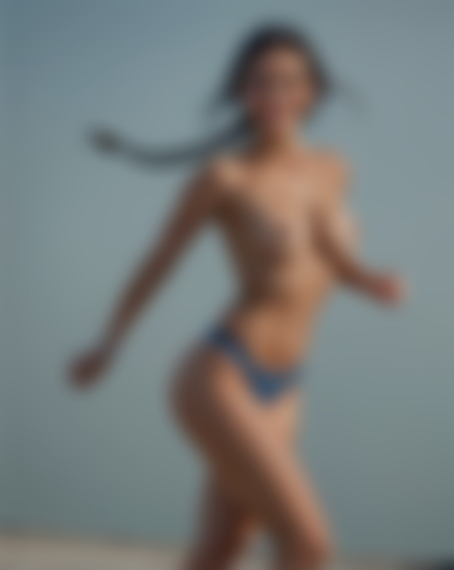 Eva Vixen — AI persona on XManias