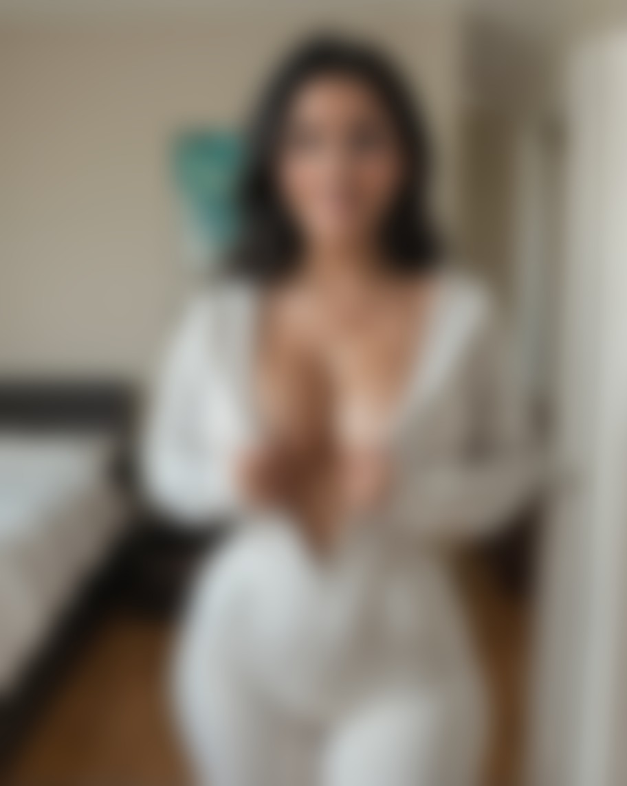 layla-8347836 — AI persona on XManias