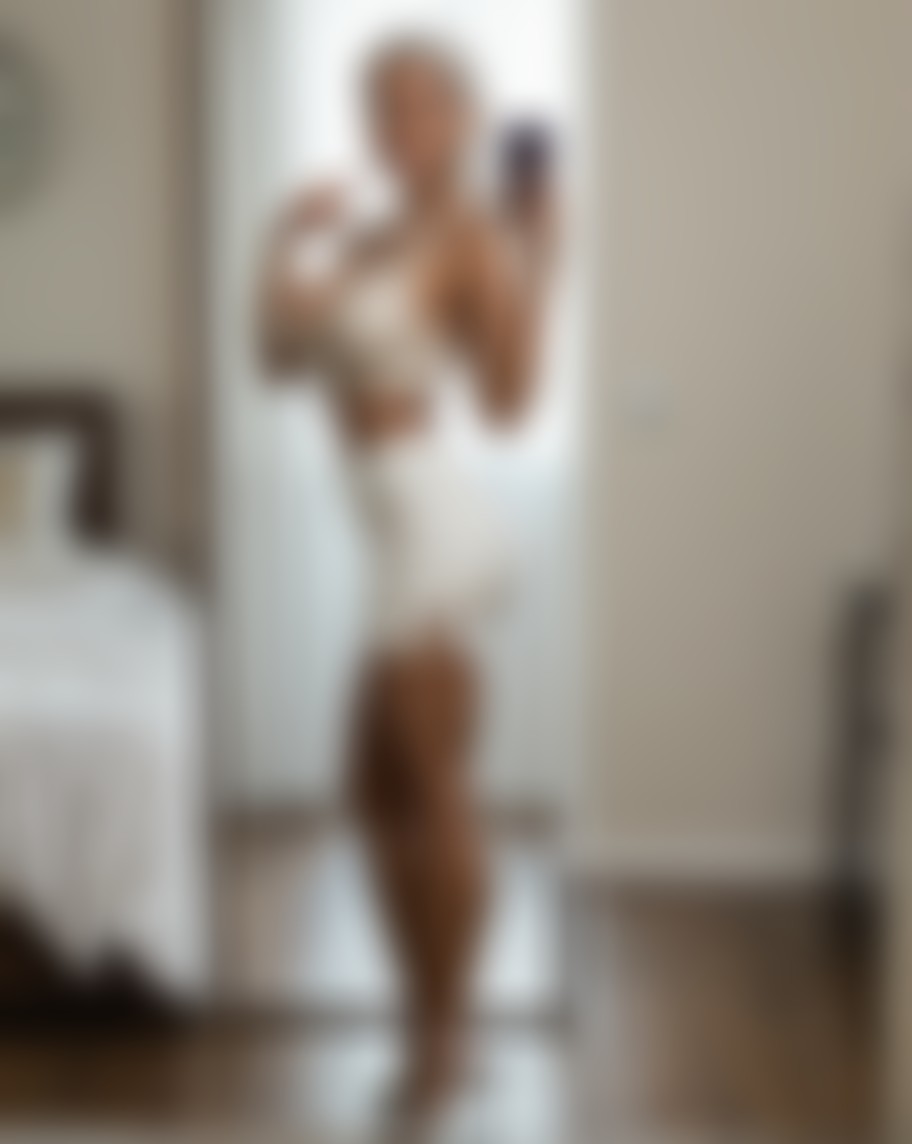 Layla Desire — AI persona on XManias