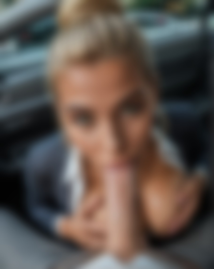 Sophie Fernest — AI persona on XManias