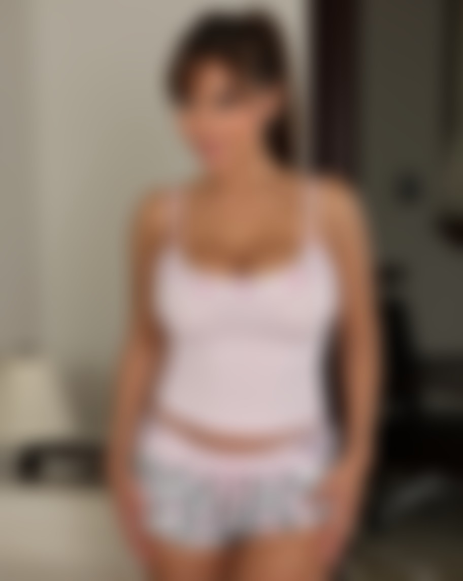 Ilana Gomez — AI persona on XManias