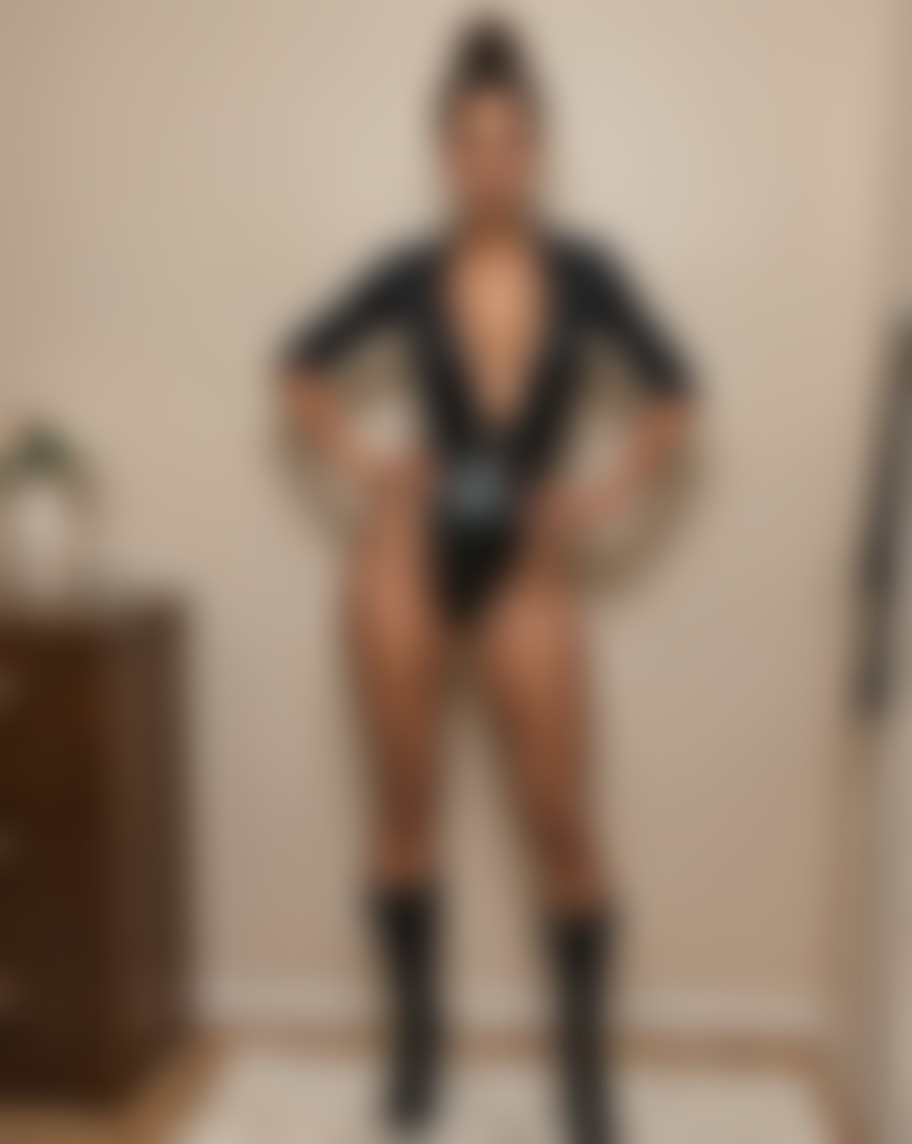 Mara Vance — AI persona on XManias