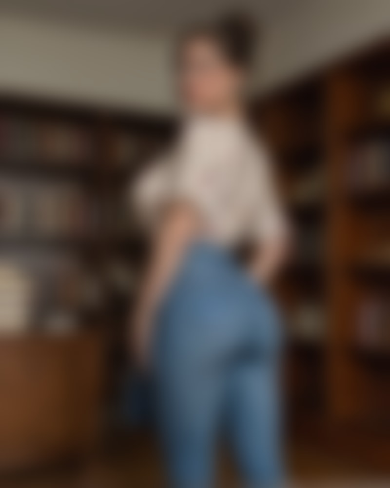 Dottie Travers — AI persona on XManias