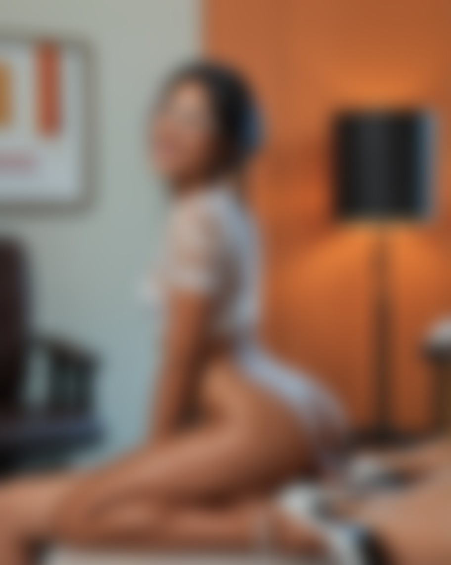 luna-divine-2837301 — AI persona on XManias