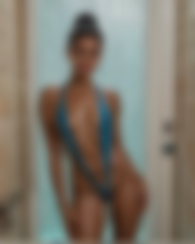 Ava Ashani — AI persona on XManias