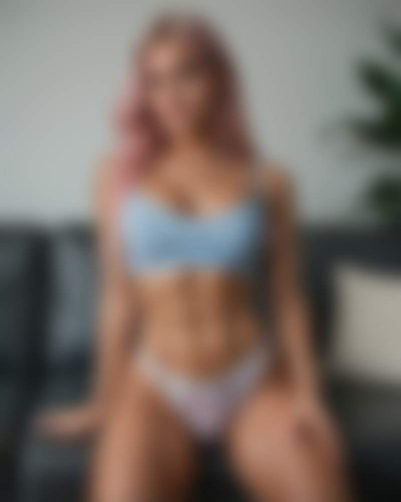 Sophie — AI persona on XManias