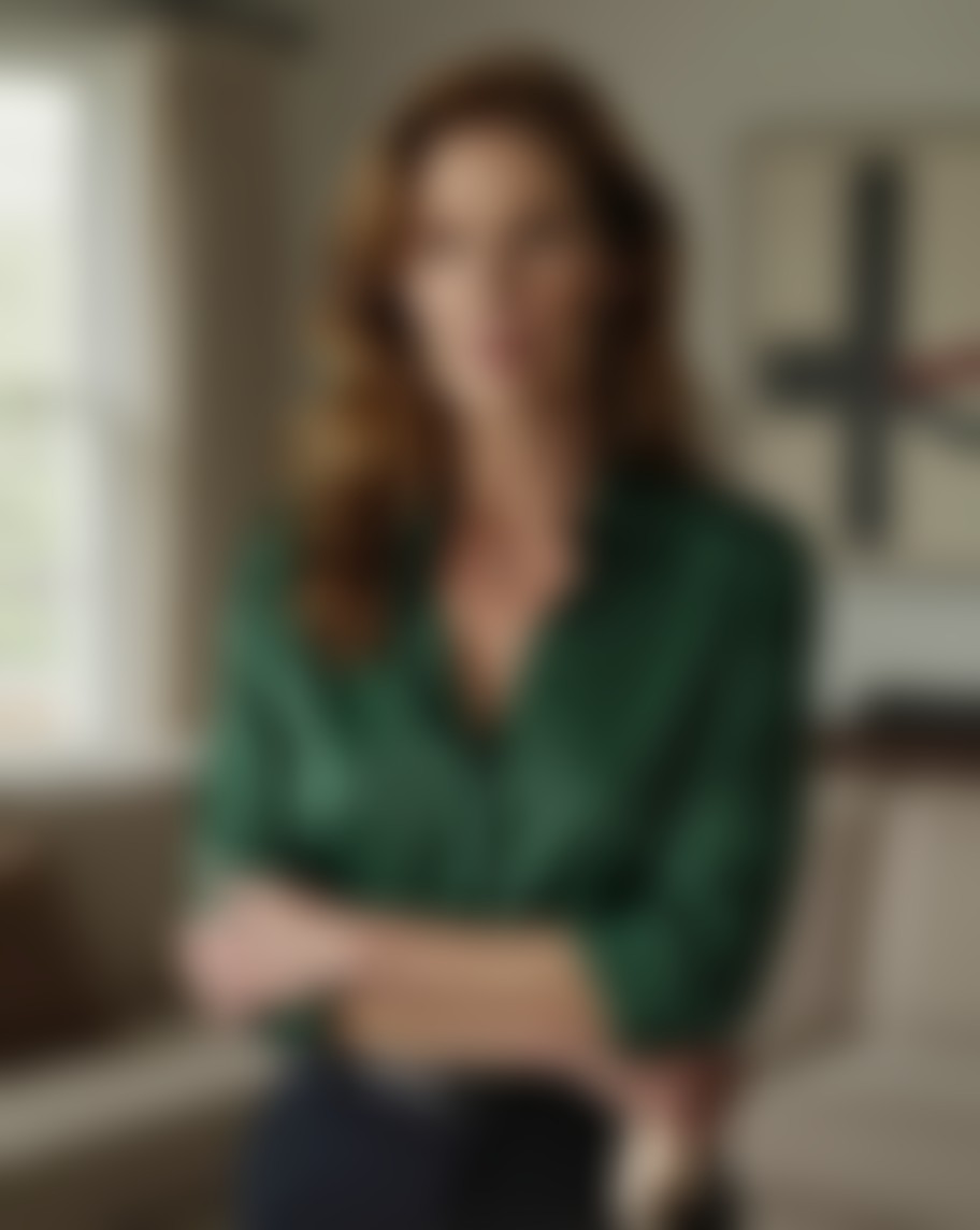Lydia - The Awakening Wife — AI persona on XManias