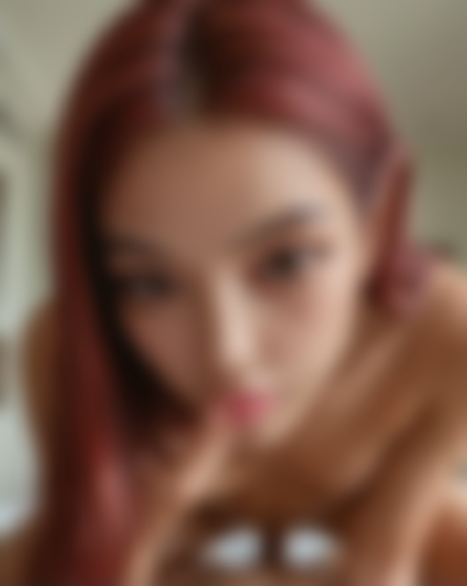 Mira Huntrx — AI persona on XManias
